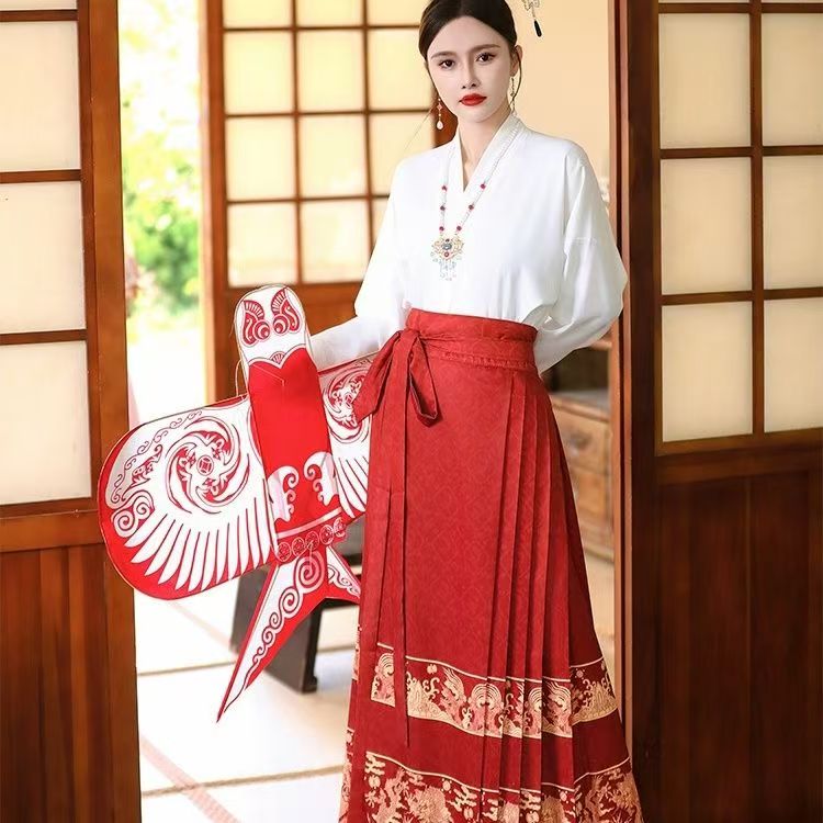 New Chinese Style Hanfu Set Ming Dynasty Modernized Mamian Skirt Slim-Fit Office-Ready Red Black Horse Face Skirt for Women